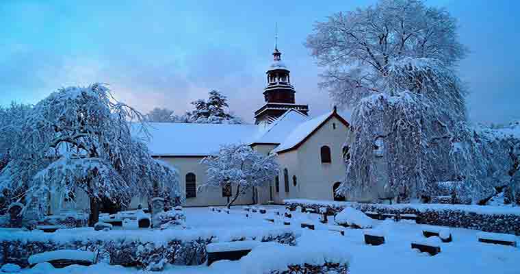 Revsund church with visitor