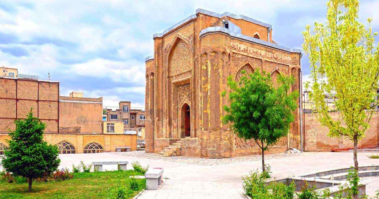 گنبد علویان-2