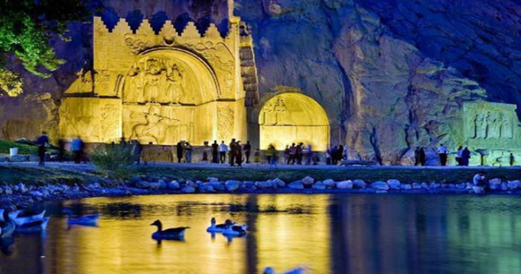 طاق‌ بستان‌ يا طاق‌ وستان‌