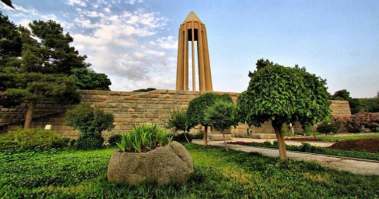 آرامگاه بوعلی سینا-2