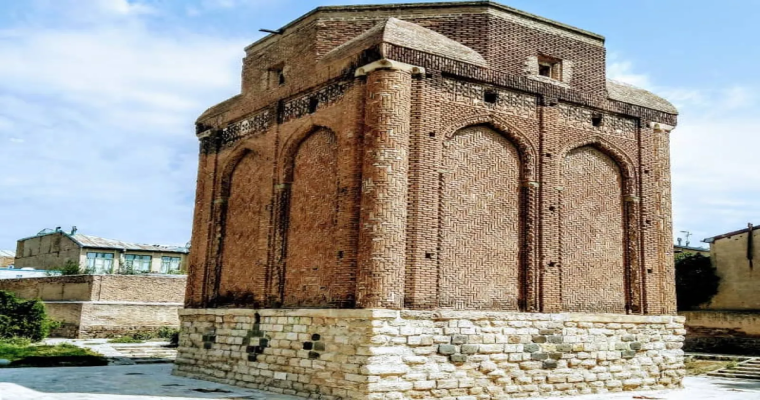 گنبد سرخ-2