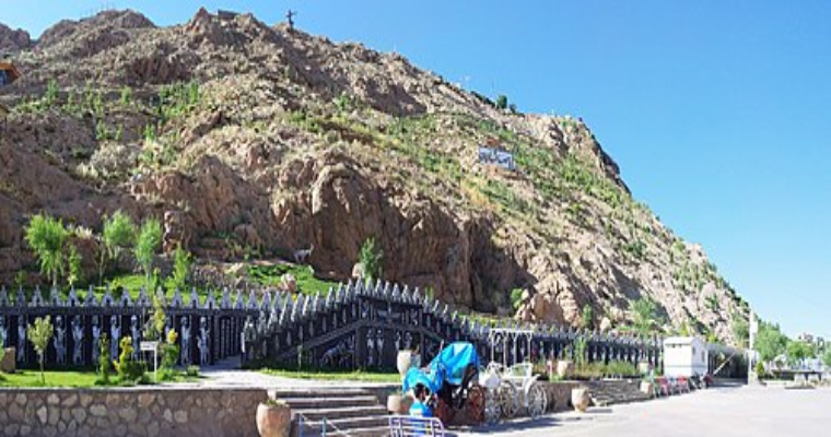 پارک آبشار مهدیشهر