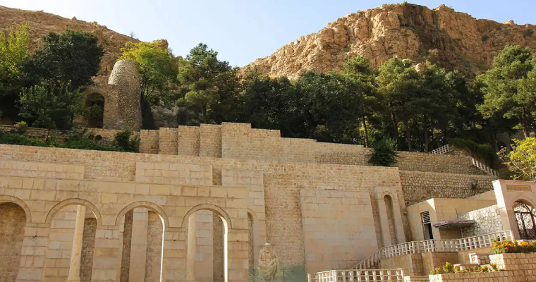 آرامگاه خواجوی کرمانی-2